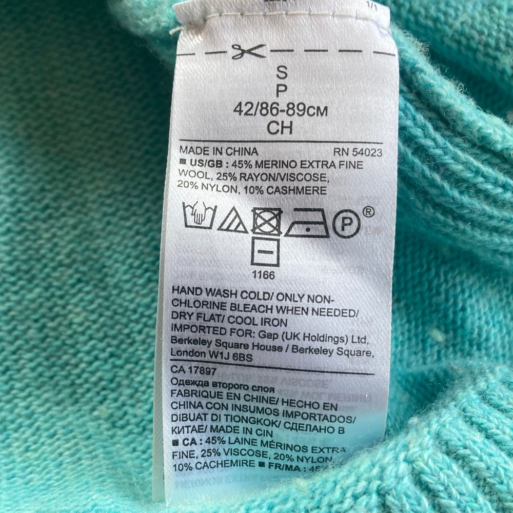 Banana Republic Teal Knit V-Neck Merino Wool Sweater - Picture 3 of 5